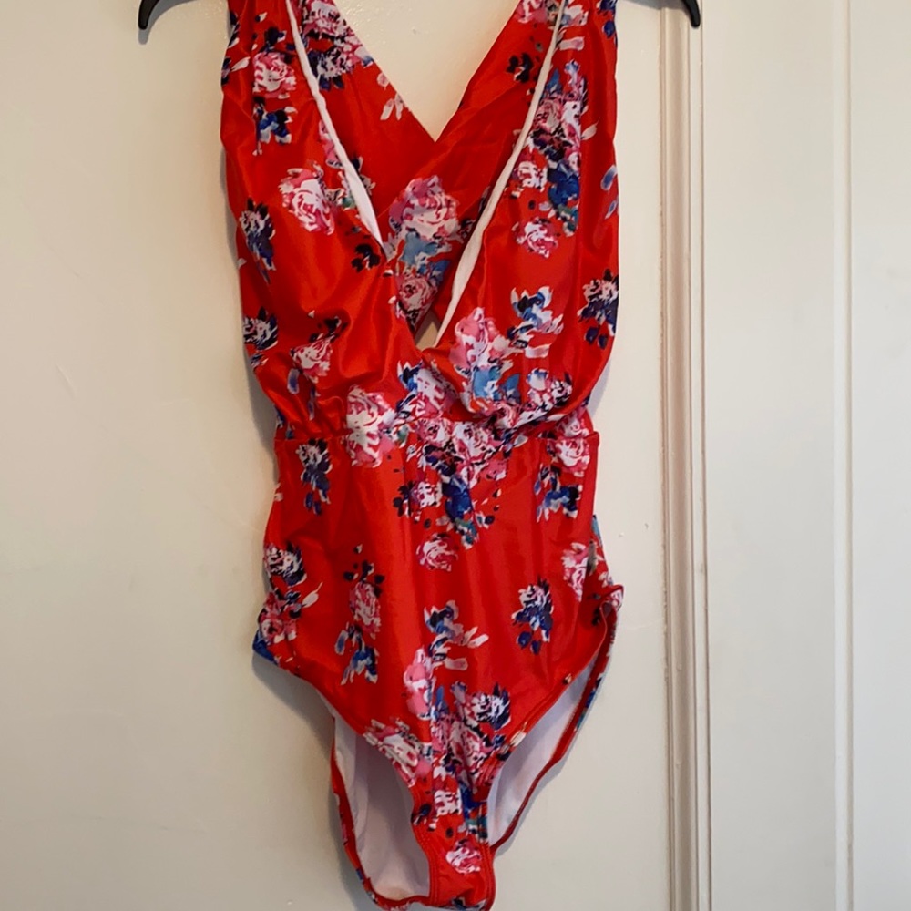 ☘️ unbranded flora cross back one piece swimsuit